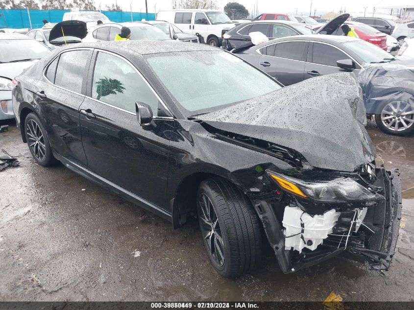 2024 TOYOTA CAMRY SE