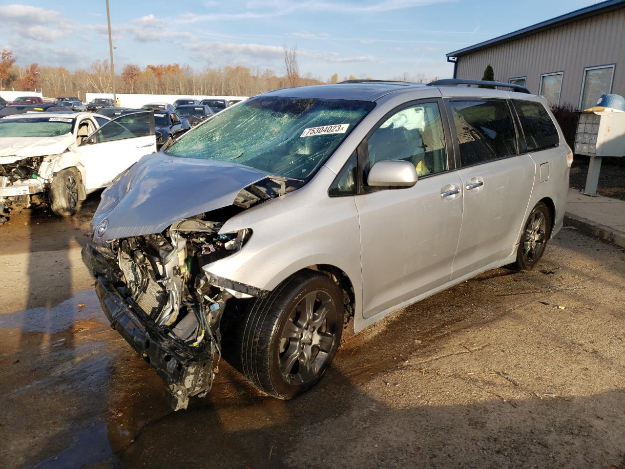 2015 TOYOTA SIENNA SPORT