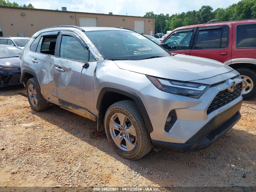 2022 TOYOTA RAV4 XLE