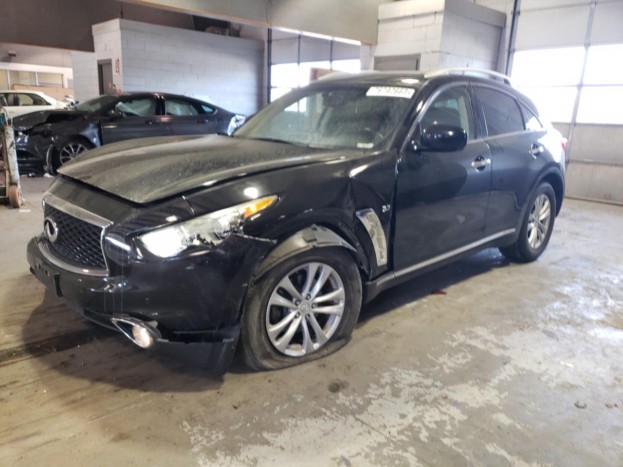 2017 INFINITI QX70