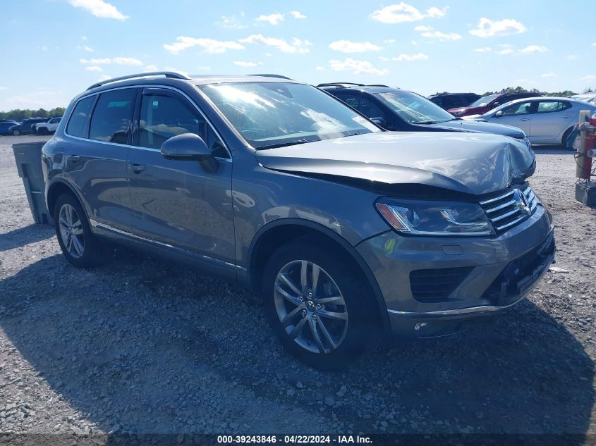 2016 VOLKSWAGEN TOUAREG VR6 LUX