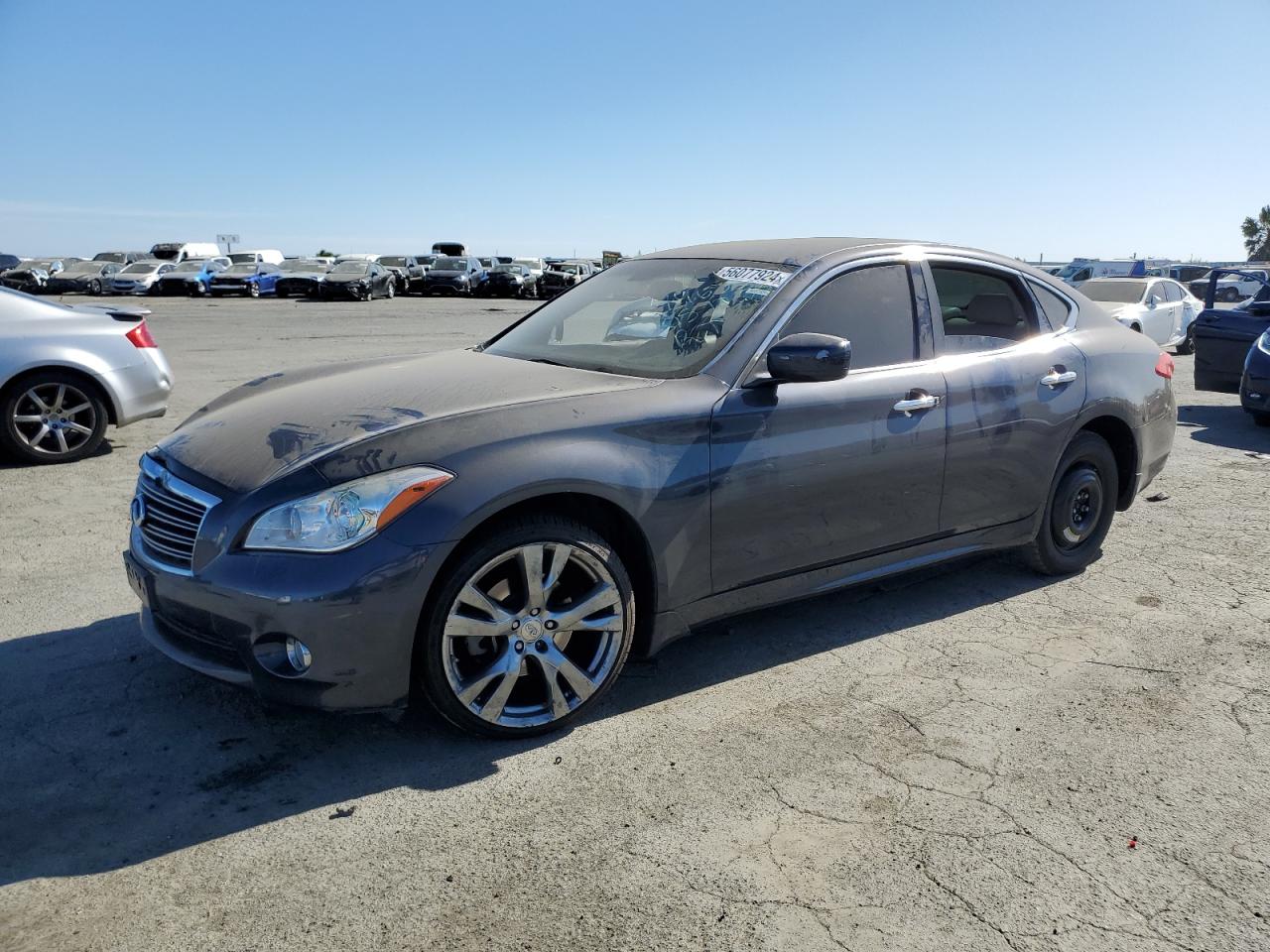 2011 INFINITI M56 X