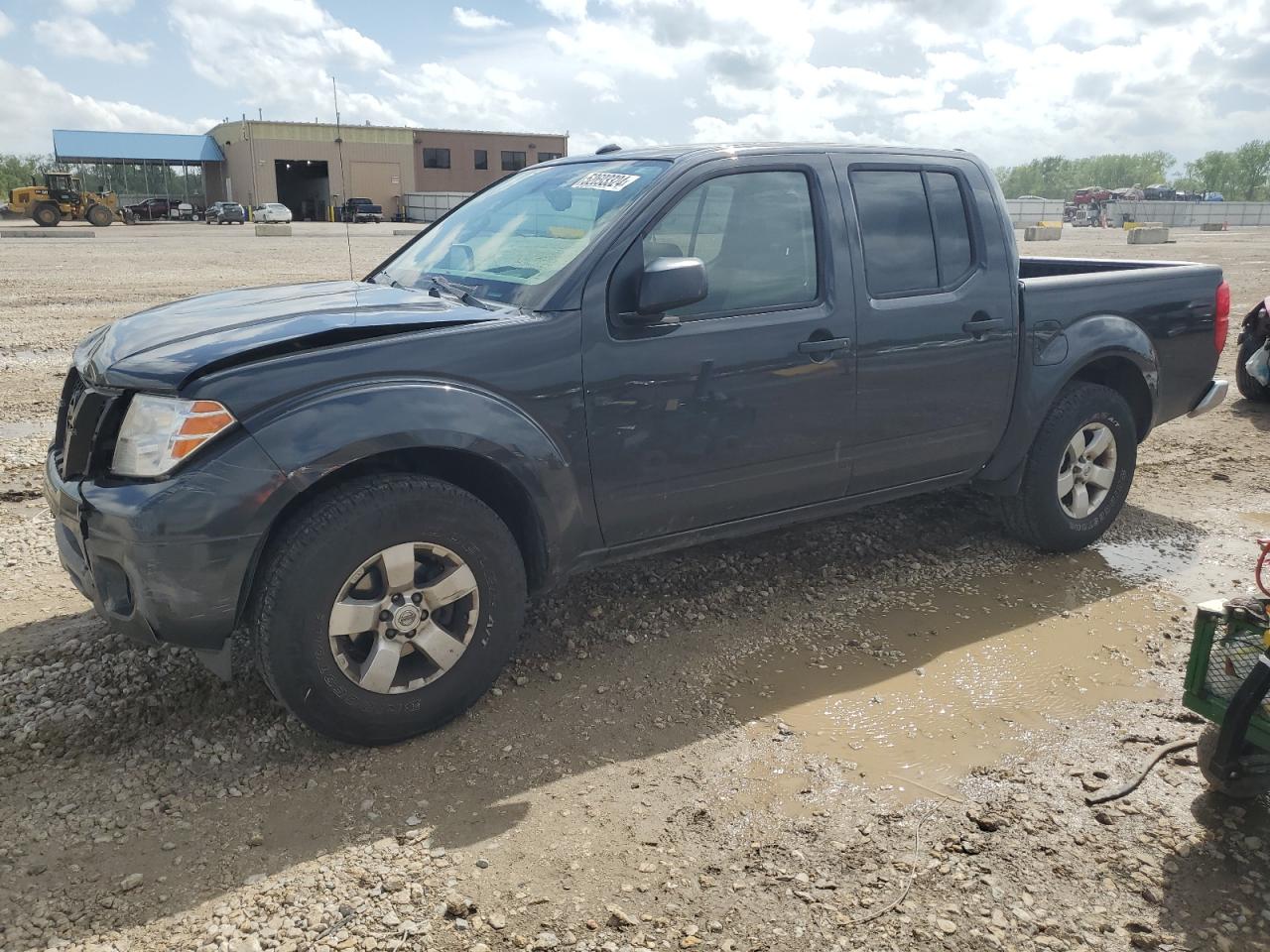 2013 NISSAN FRONTIER S