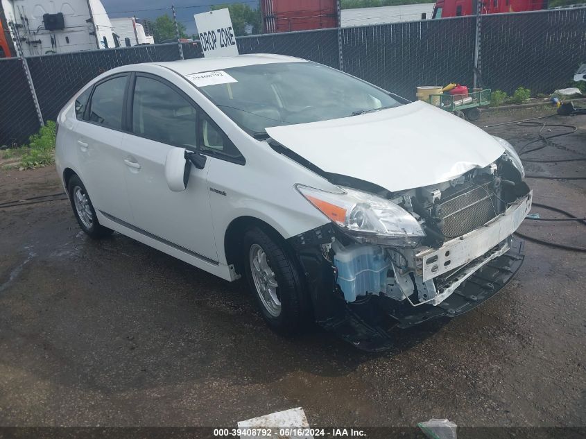 2013 TOYOTA PRIUS THREE SE