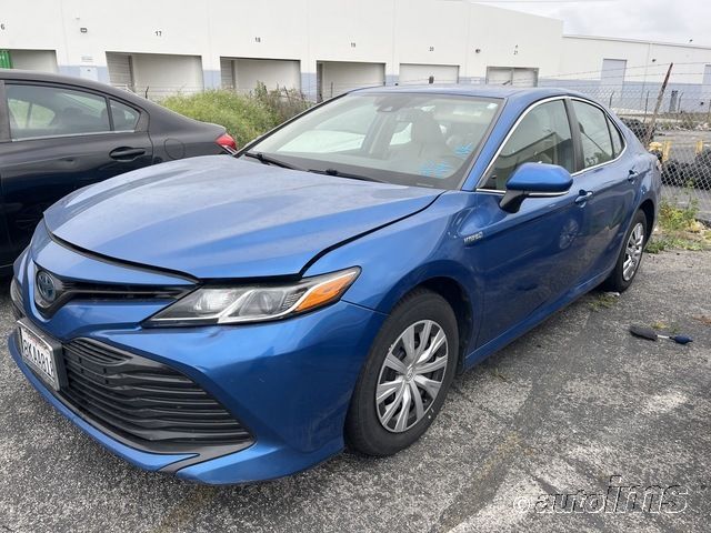 2019 TOYOTA CAMRY LE