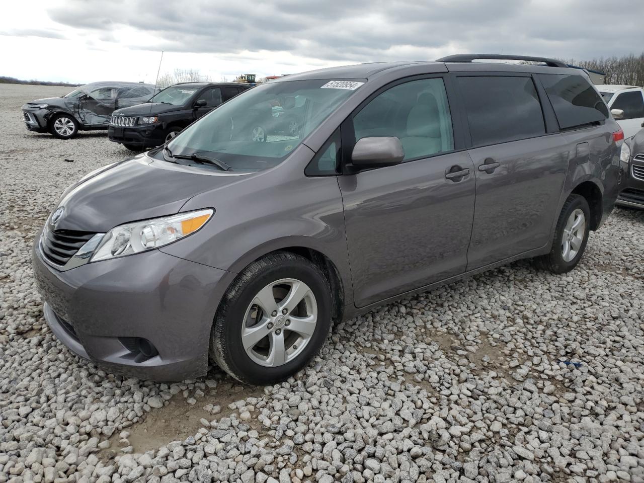 2013 TOYOTA SIENNA LE