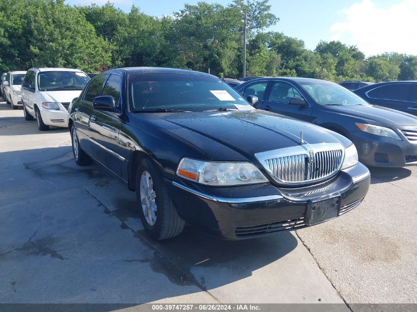 2011 LINCOLN TOWN CAR SIGNATURE LIMITED