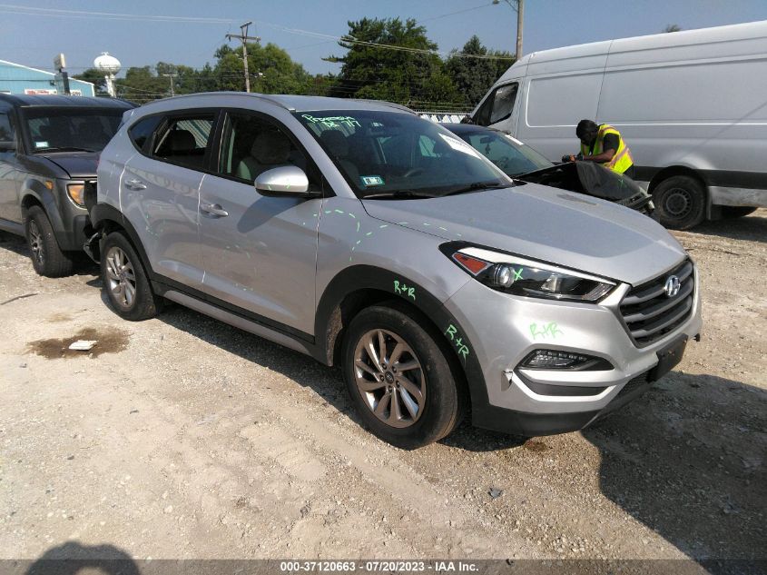 2017 HYUNDAI TUCSON SE