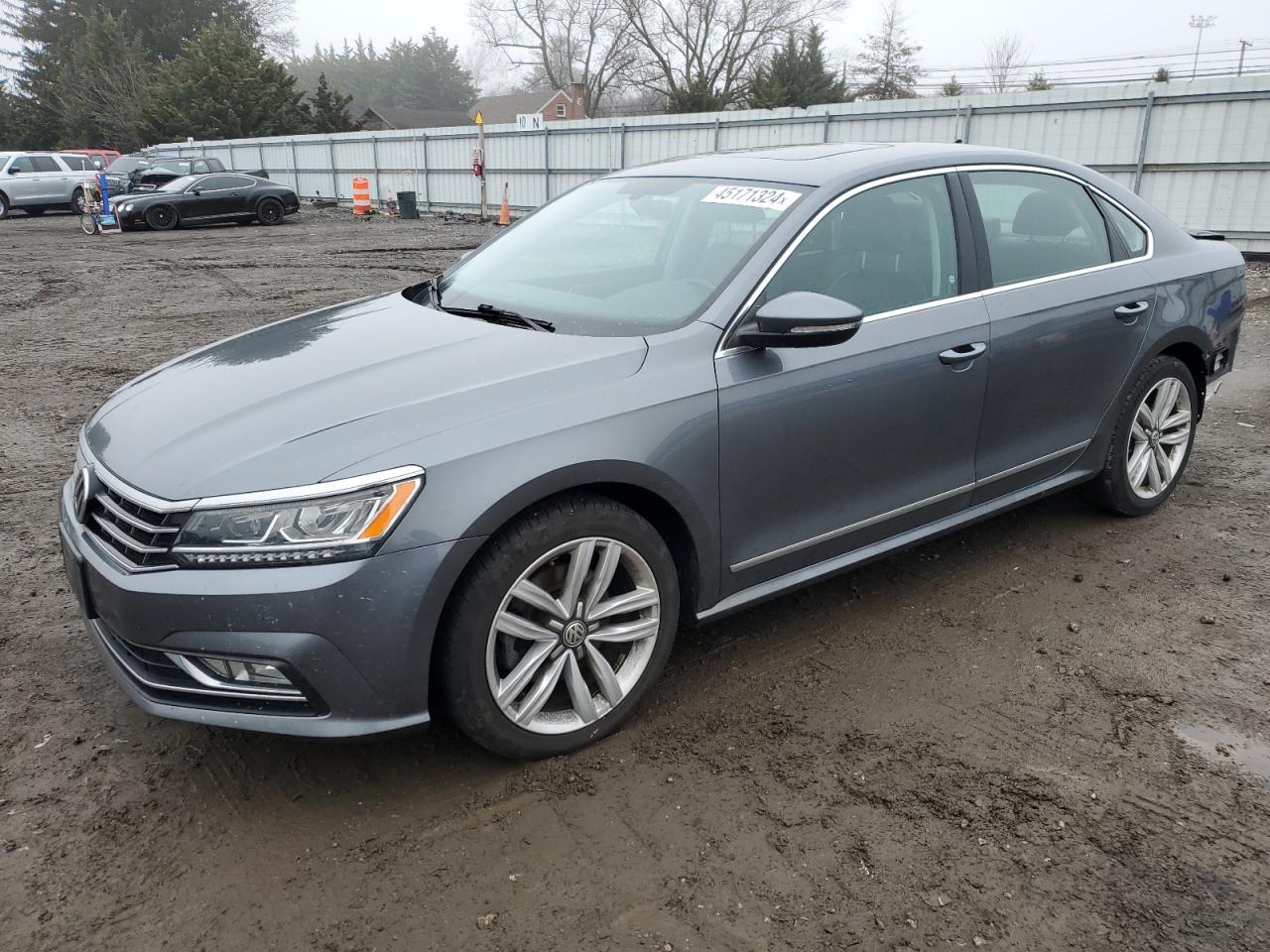 2017 VOLKSWAGEN PASSAT SE