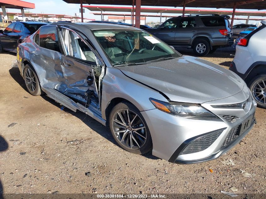 2022 TOYOTA CAMRY SE