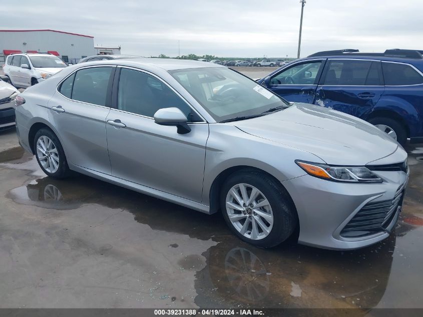 2022 TOYOTA CAMRY LE