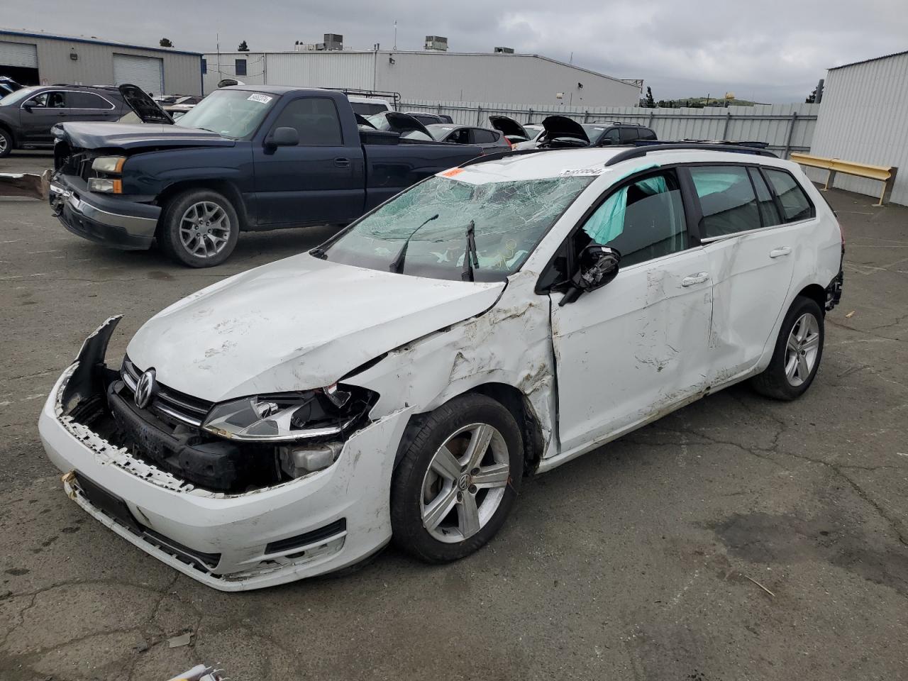 2015 VOLKSWAGEN GOLF SPORTWAGEN TDI S