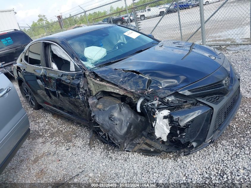 2022 TOYOTA CAMRY SE