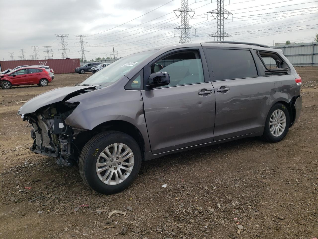 2013 TOYOTA SIENNA XLE