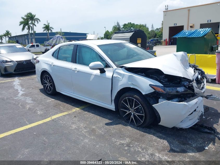 2022 TOYOTA CAMRY SE