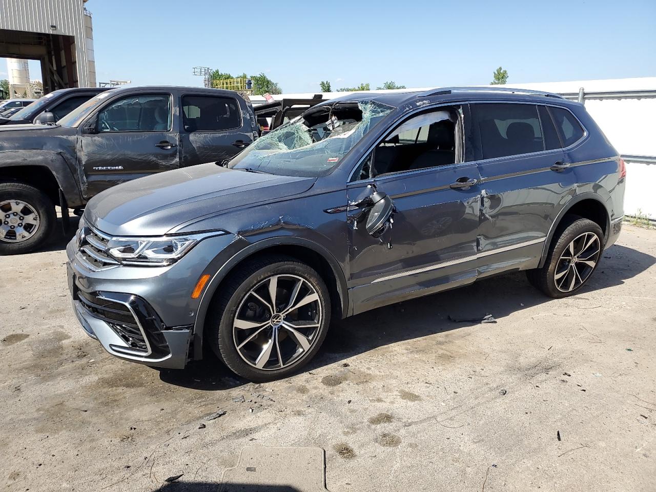 2022 VOLKSWAGEN TIGUAN SEL R-LINE