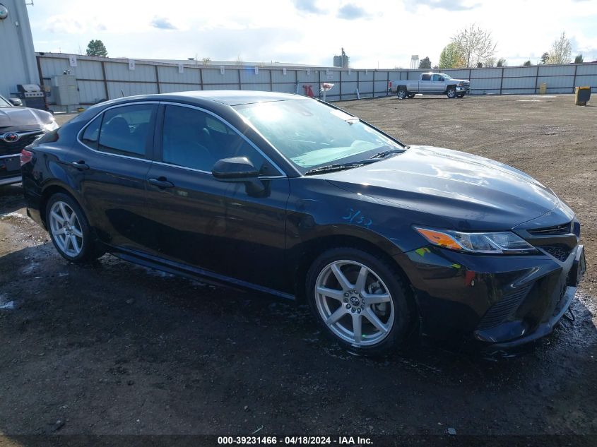 2018 TOYOTA CAMRY SE