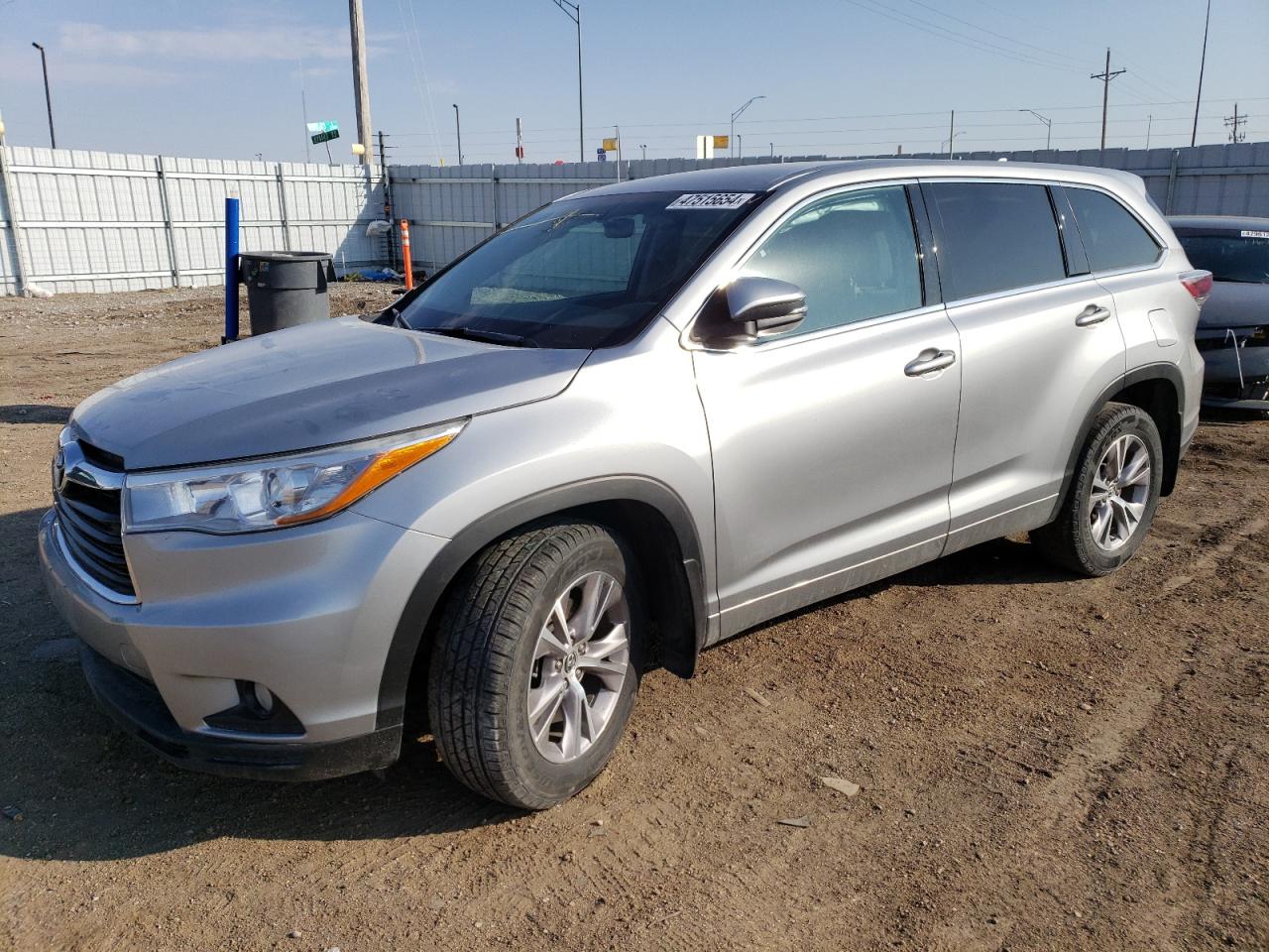 2016 TOYOTA HIGHLANDER LE