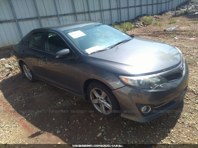 2014 TOYOTA CAMRY SE