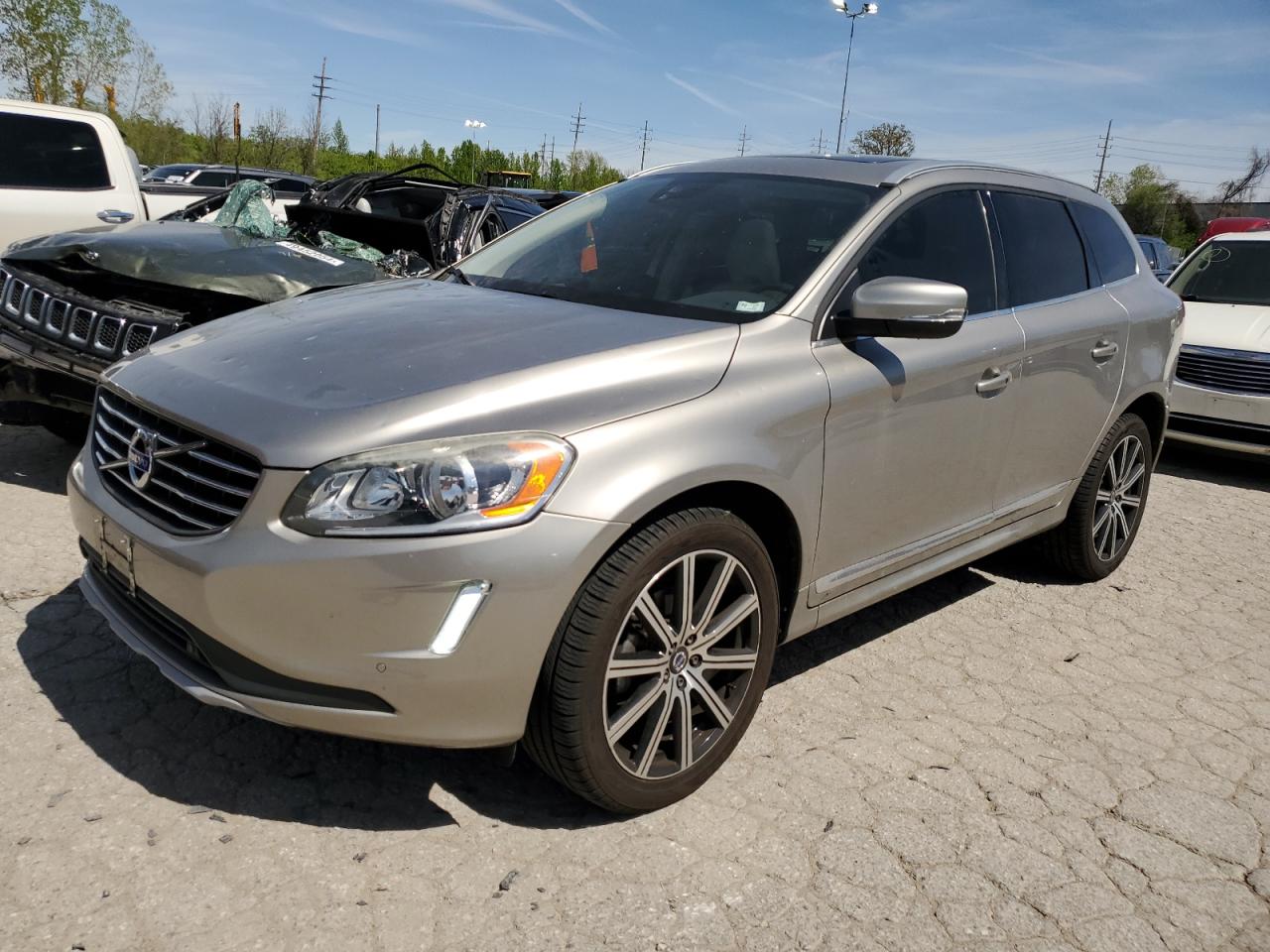 2016 VOLVO XC60 T6 PREMIER