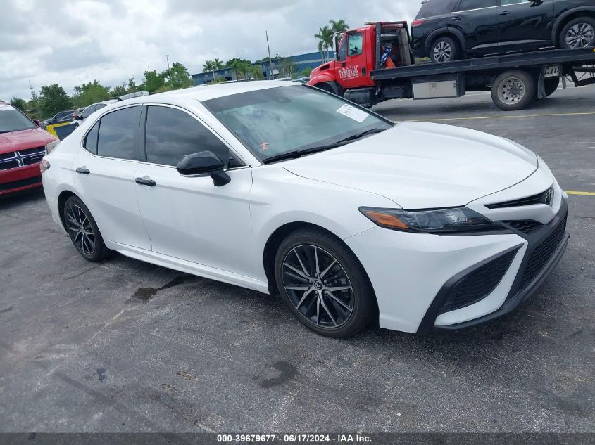 2022 TOYOTA CAMRY SE