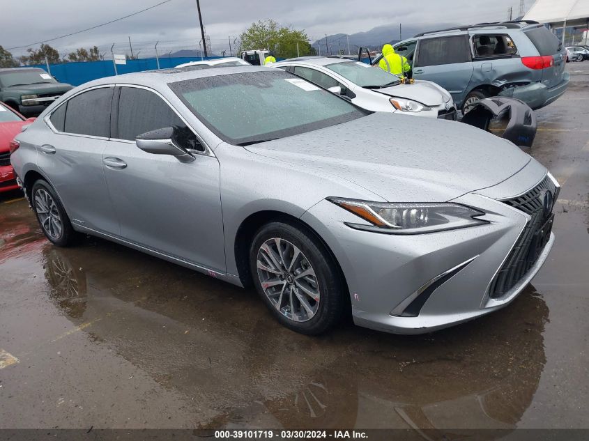 2022 LEXUS ES 300H