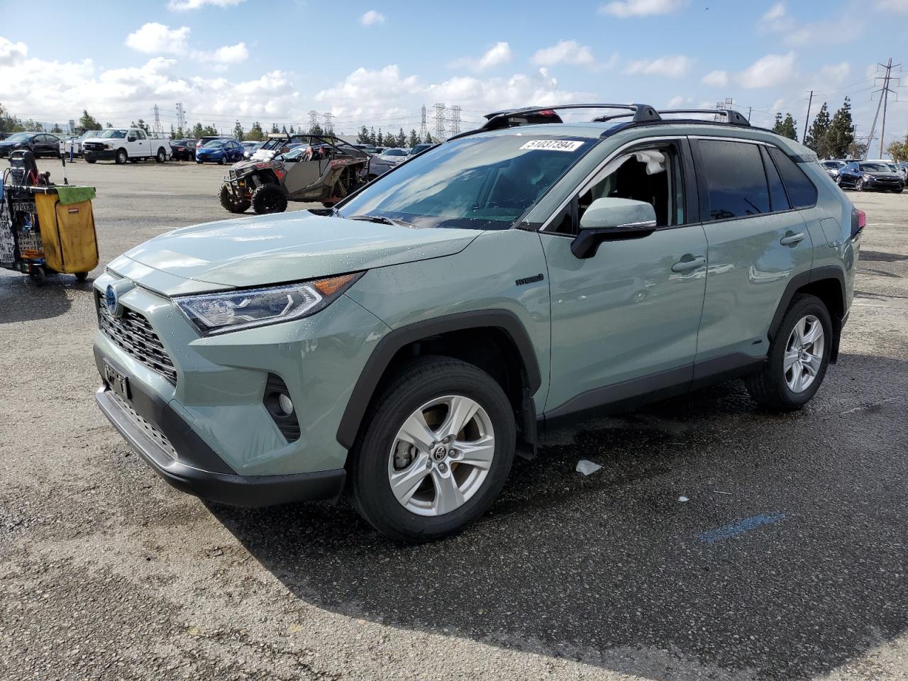 2021 TOYOTA RAV4 XLE