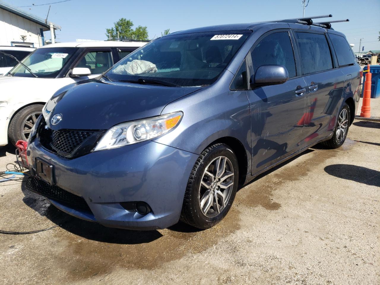 2015 TOYOTA SIENNA LE