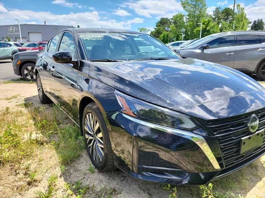 2023 NISSAN ALTIMA SV