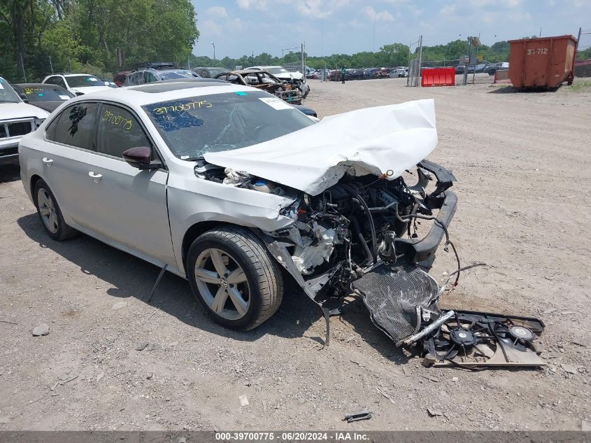 2013 VOLKSWAGEN PASSAT SE