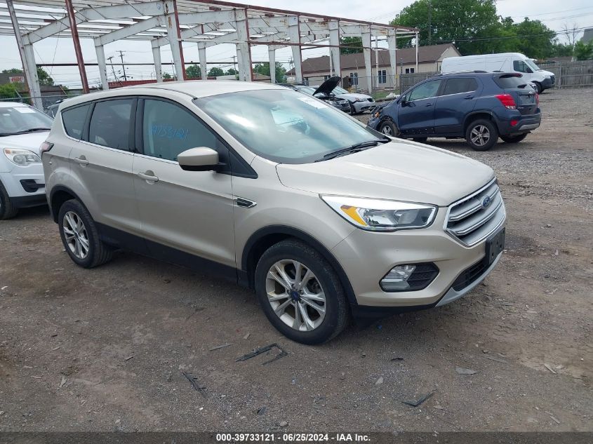 2017 FORD ESCAPE SE