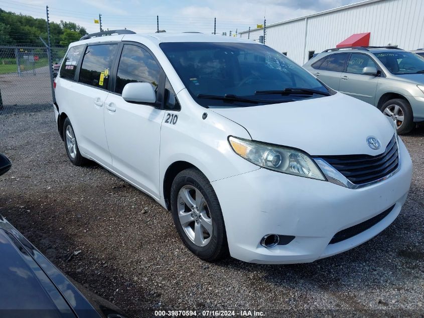 2014 TOYOTA SIENNA LE