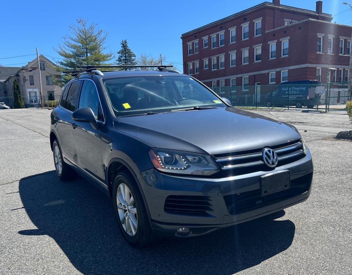 2014 VOLKSWAGEN TOUAREG V6