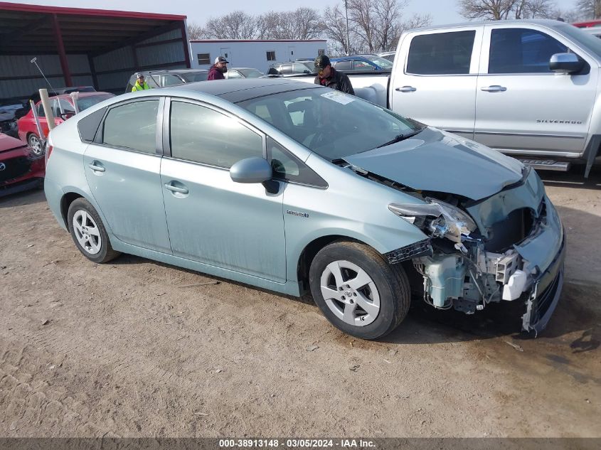 2013 TOYOTA PRIUS THREE