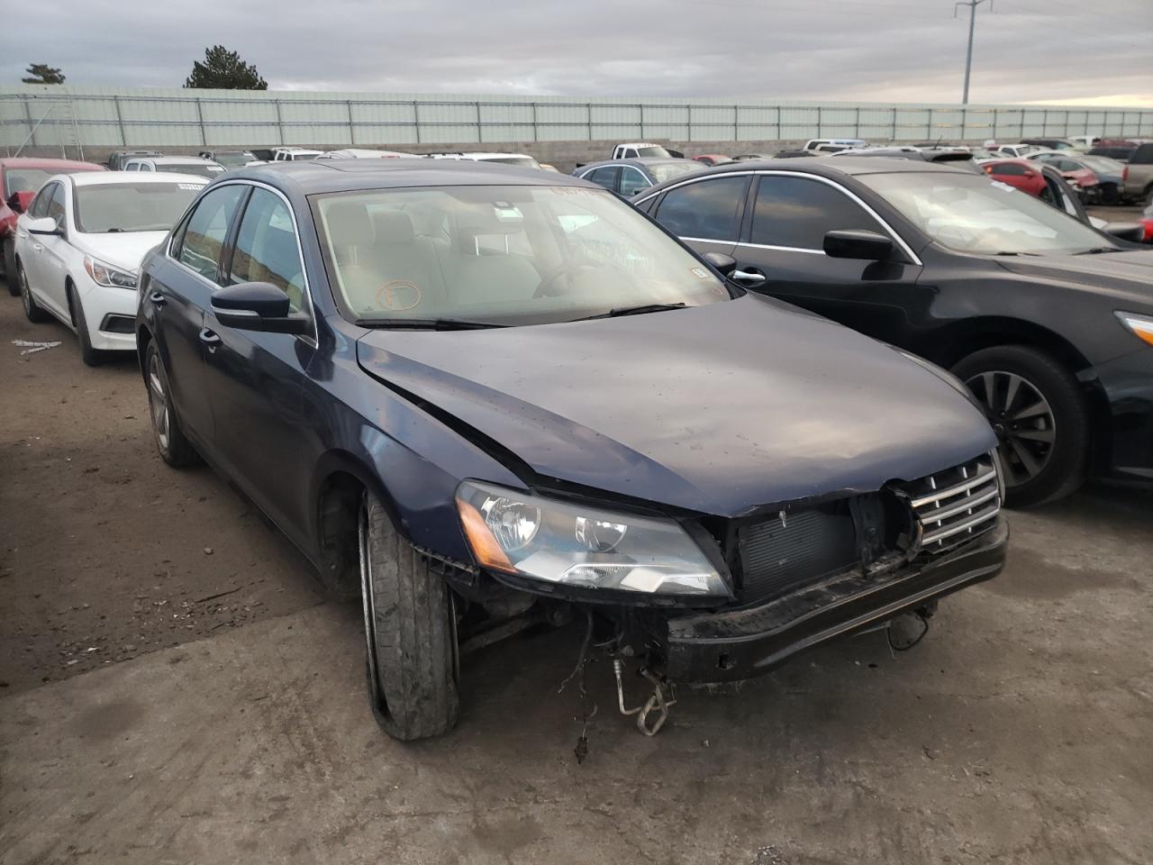 2013 VOLKSWAGEN PASSAT SE