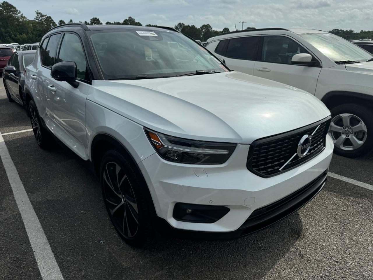 2021 VOLVO XC40 T5 R-DESIGN