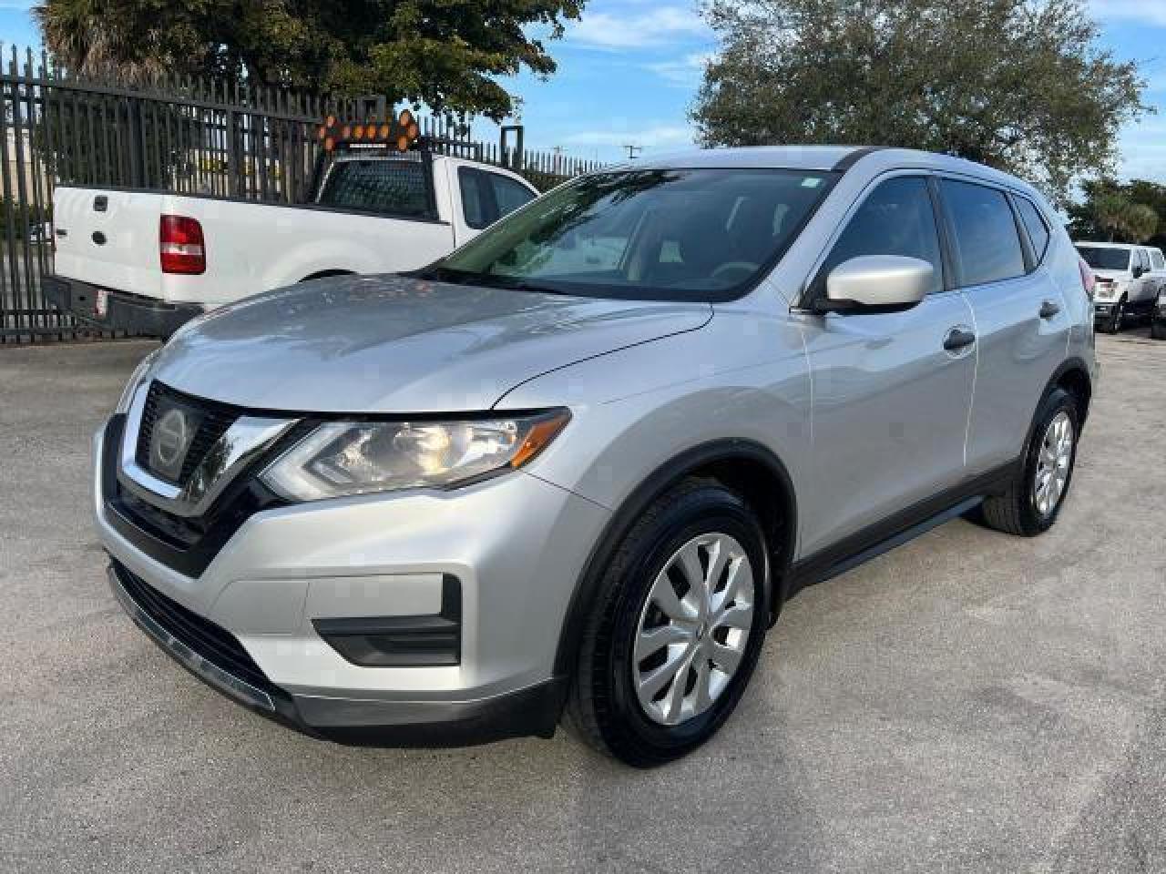 2017 NISSAN ROGUE S