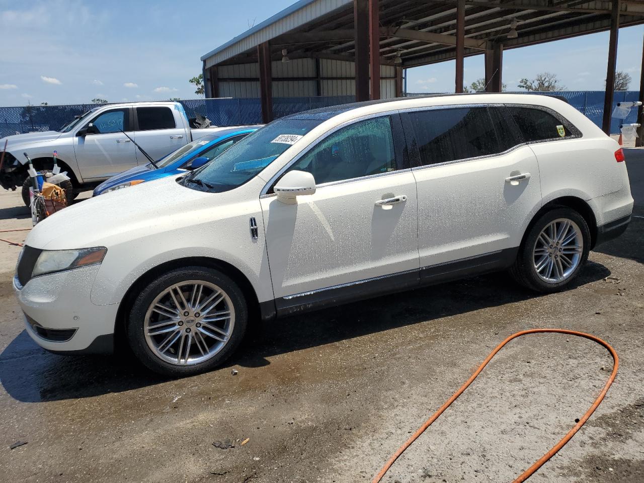 2013 LINCOLN MKT