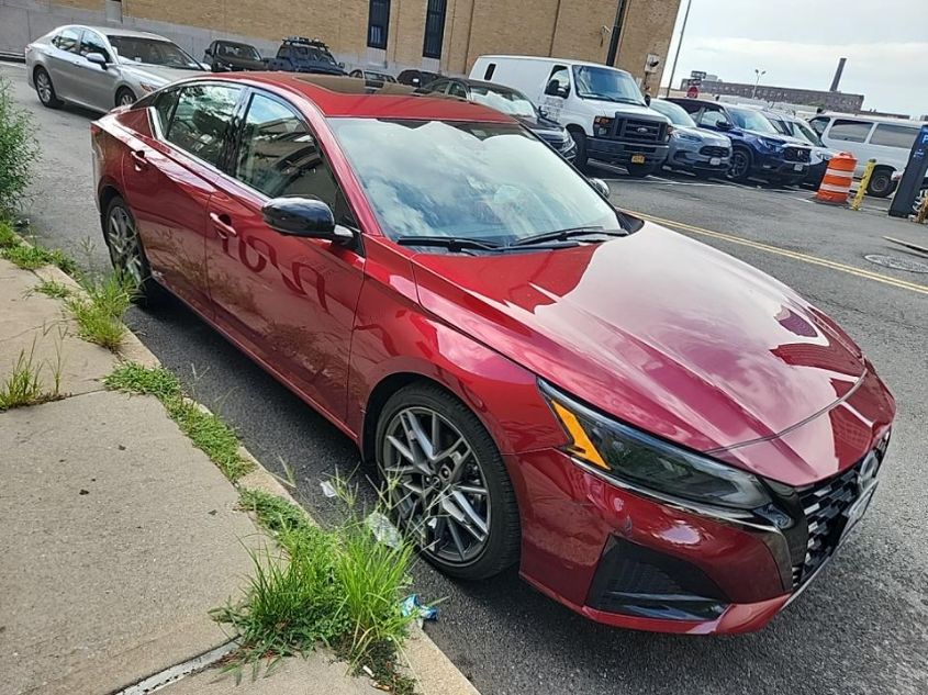 2023 NISSAN ALTIMA SR