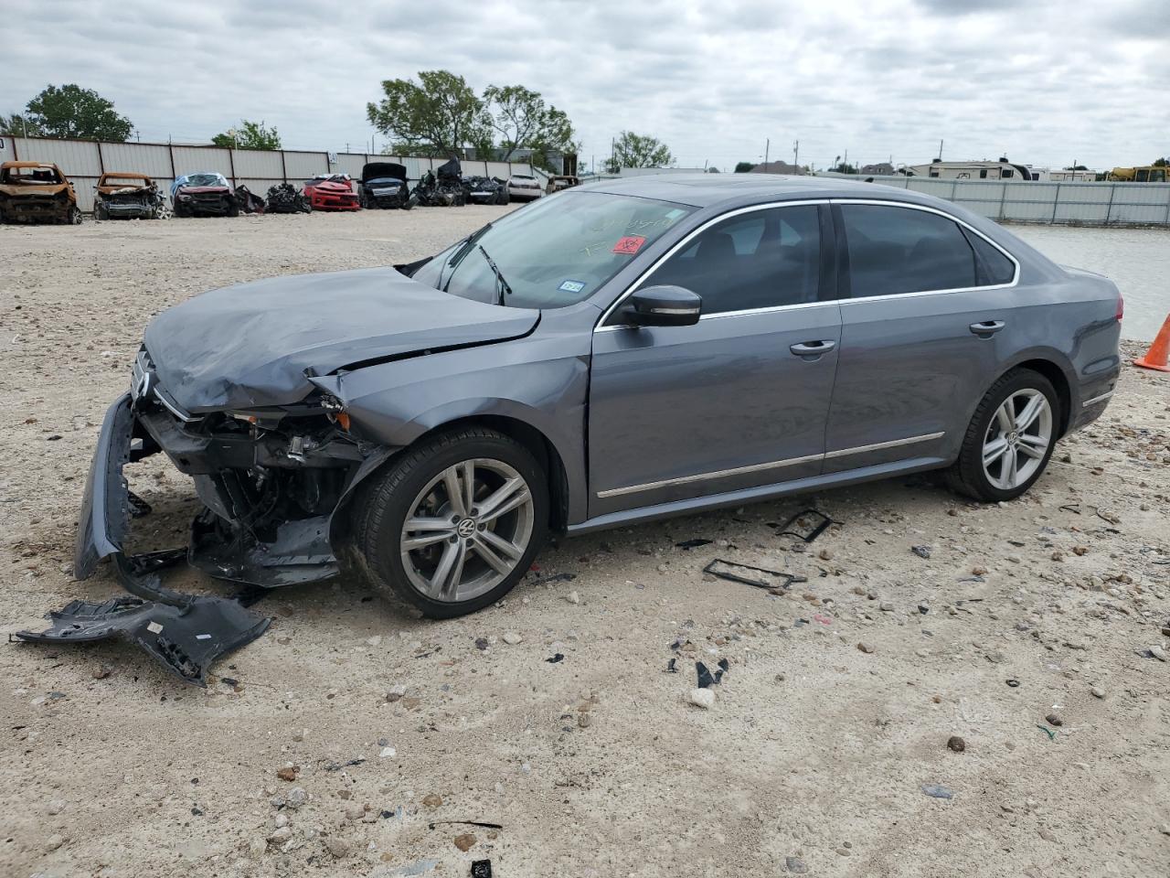 2013 VOLKSWAGEN PASSAT SEL