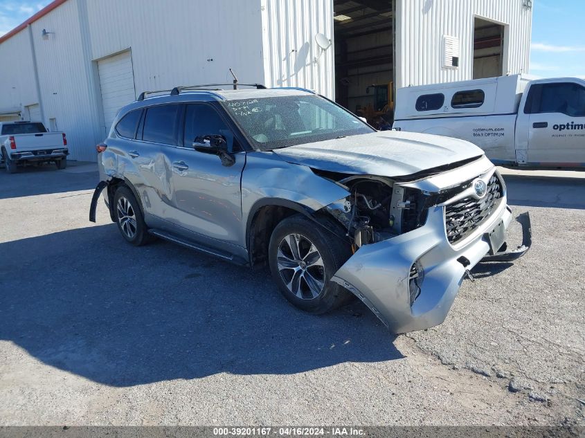 2021 TOYOTA HIGHLANDER XLE