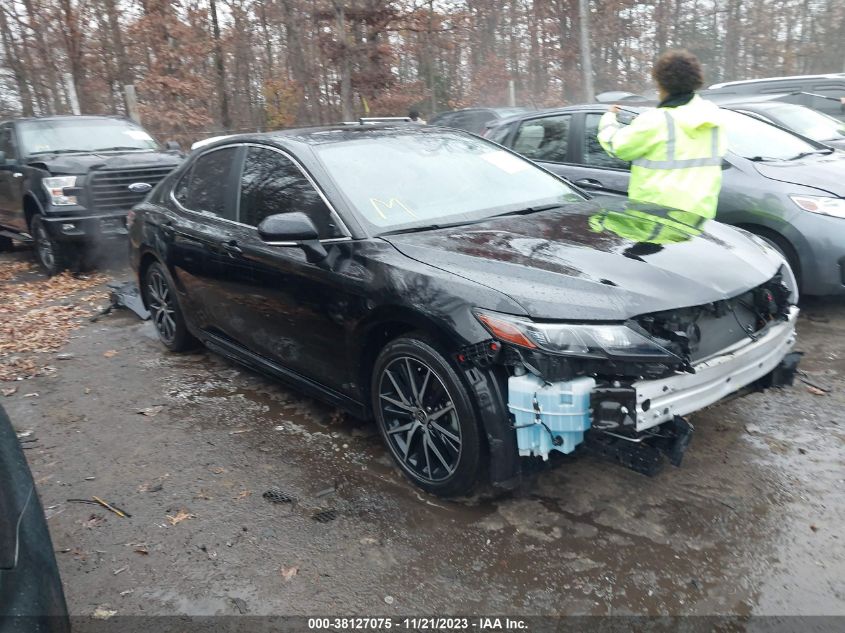 2022 TOYOTA CAMRY SE