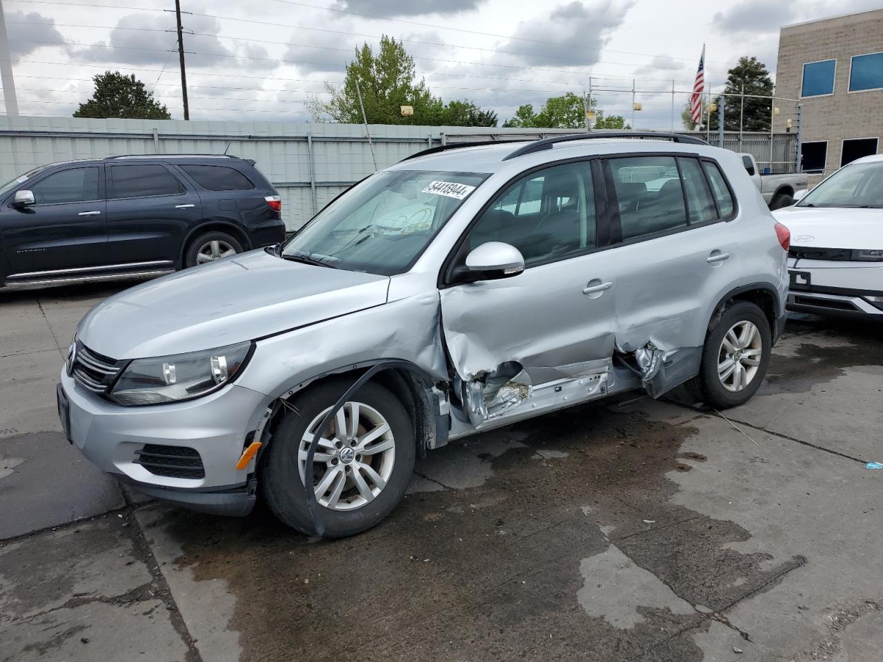 2016 VOLKSWAGEN TIGUAN S