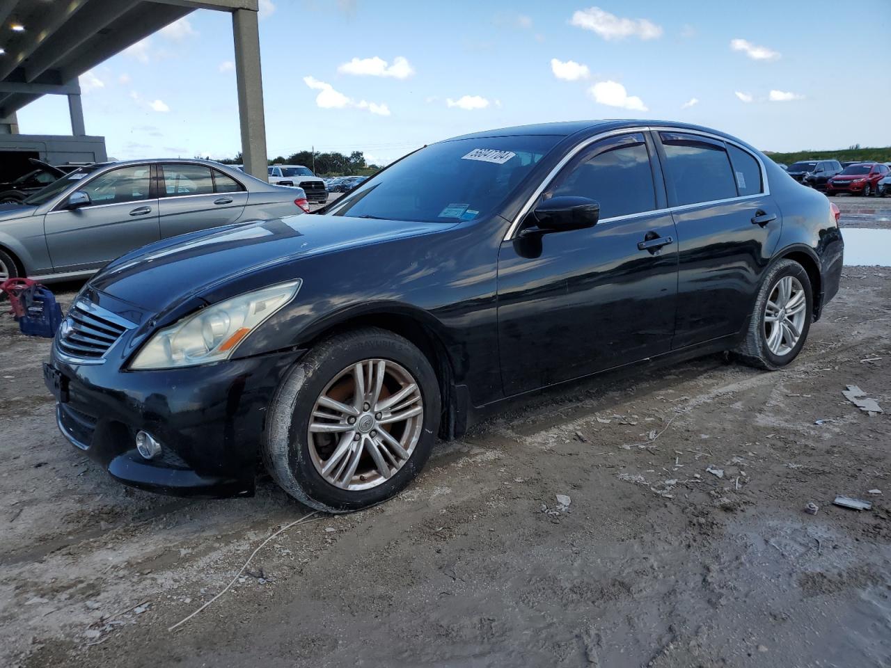 2013 INFINITI G37