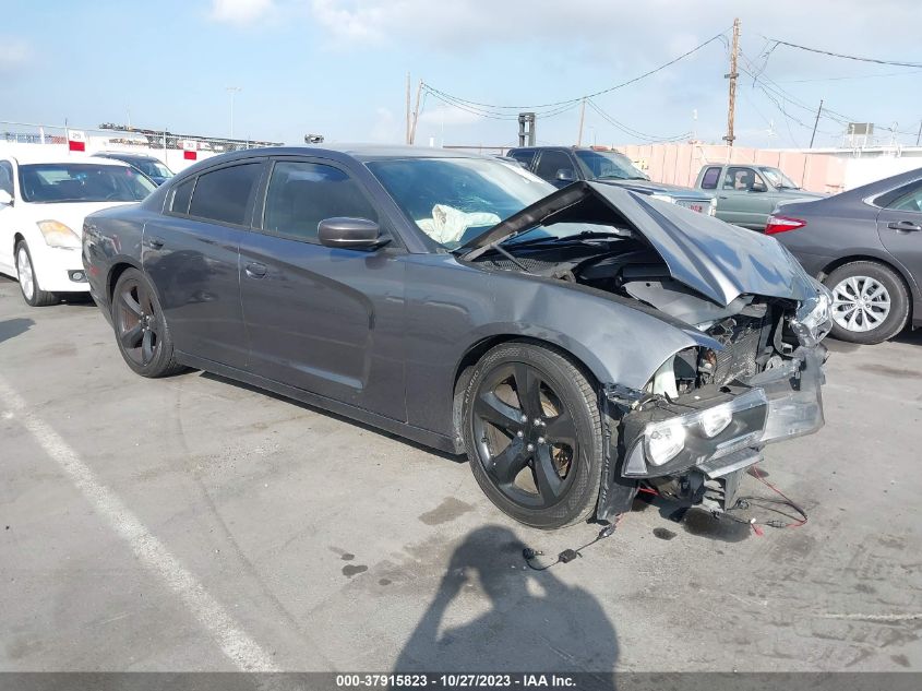 2013 DODGE CHARGER SE