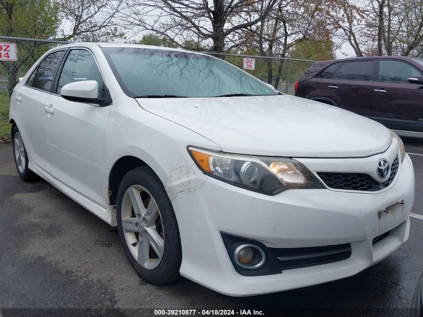 2014 TOYOTA CAMRY SE