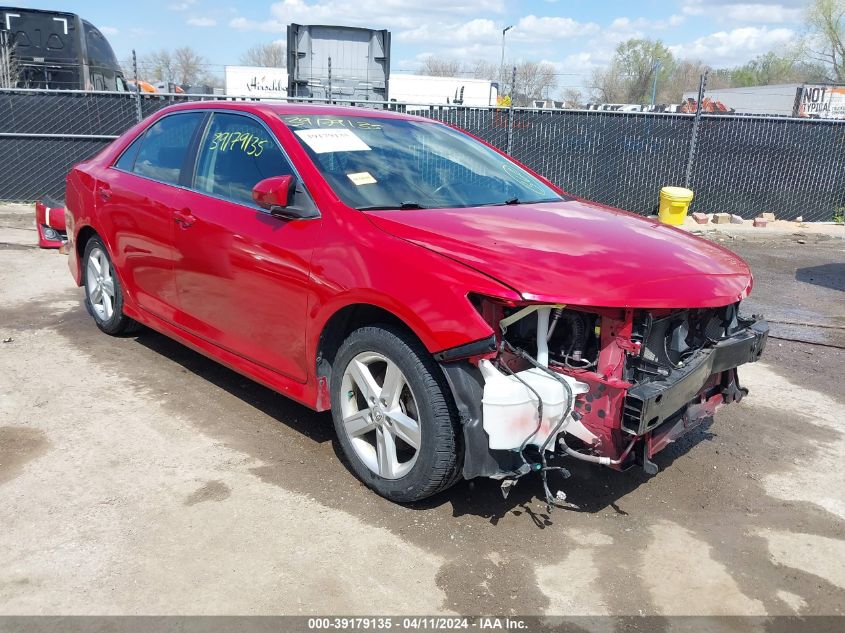 2014 TOYOTA CAMRY SE