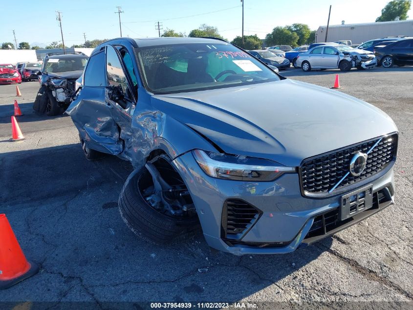 2022 VOLVO XC60 RECHARGE PLUG-IN HYBRID T8 R-DESIGN