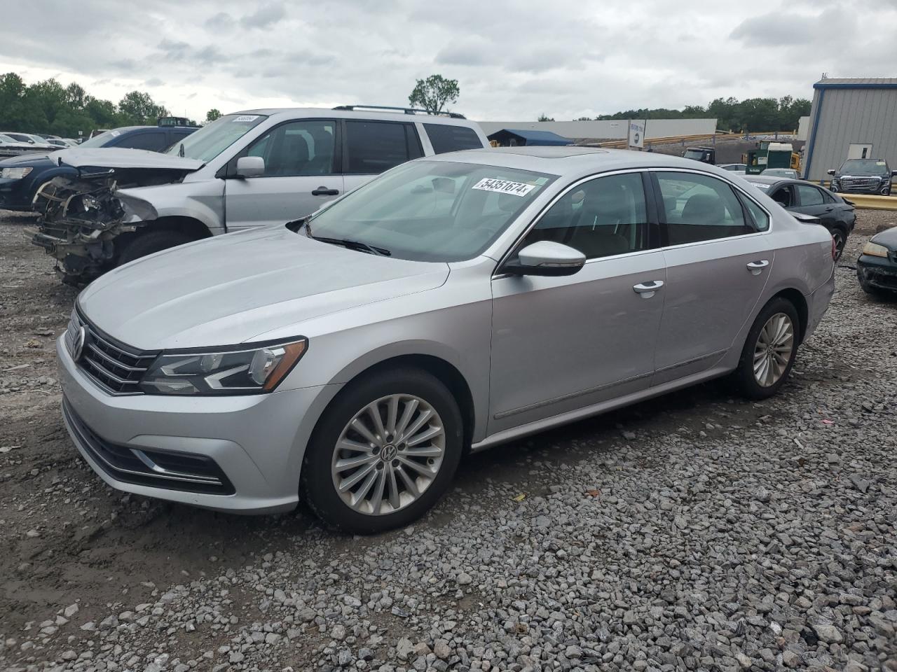 2017 VOLKSWAGEN PASSAT SE