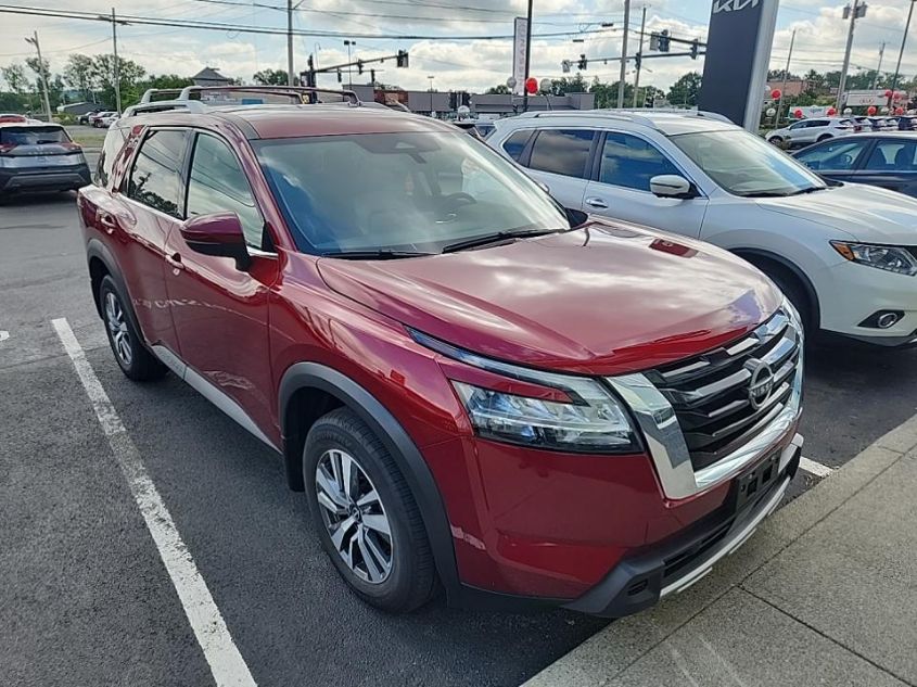 2023 NISSAN PATHFINDER SL